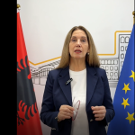 Kumbaro: Shkollat vijojnë mësimin normalisht, jemi të hapur për dialog