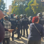 Policia apel protestuesve: Dhuna nuk tolerohet, personat që kryejnë akte të paligjshme do të mbajnë përgjegjësi